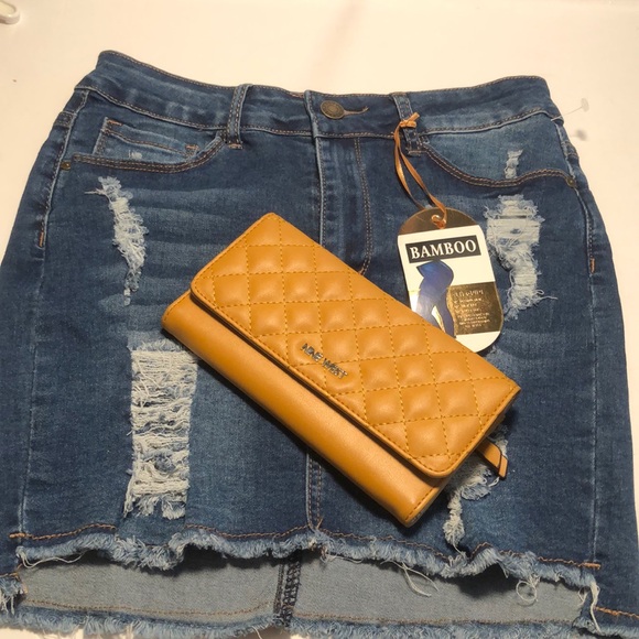 Bamboo spring distressed denim jean skirt and wallet bundle - Picture 4 of 10